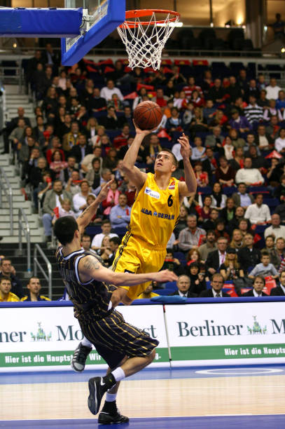 维特尔看扁迈凯伦：他们还不是真正的霸主 红牛才是本赛季最大热门